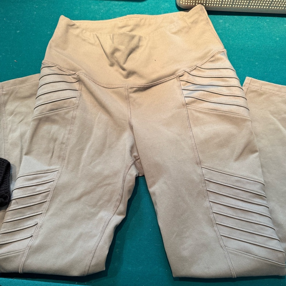 Old Navy Light Grey Women's Ribbed Leggings